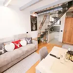 Ak House * Aprica
